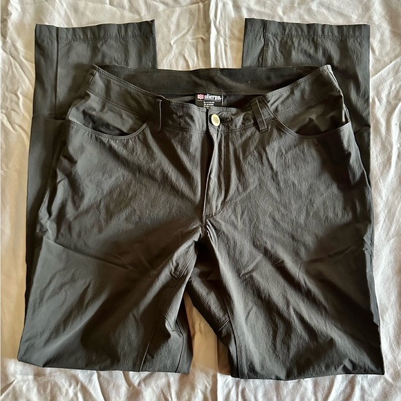 Sherpa Pants - Sherpa Adventure Gear Trail Hiking Pants, Size 10 R, Slate Gray, perfect shape
